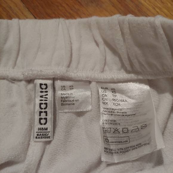 H&M White and Grey Sweatshorts - Picture 6 of 6